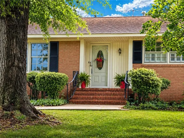 Popular Kingsley Hills Real Estate