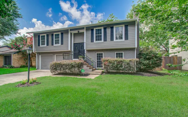 Popular Fairfield Sec 01 Real Estate