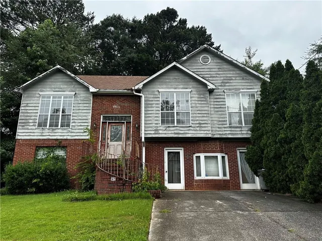 Popular WOODS-REDAN Real Estate