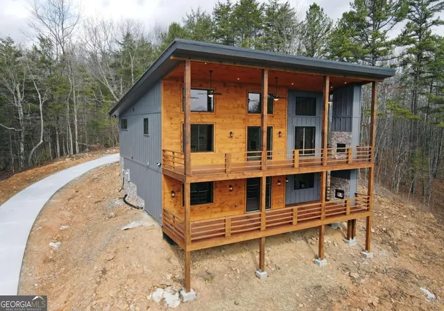 Expensive Crabapple Ridge Real Estate
