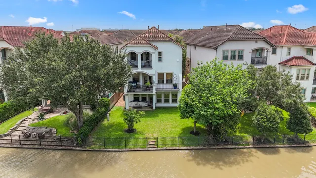 Popular The Enclave At Lake Pointe Real Estate