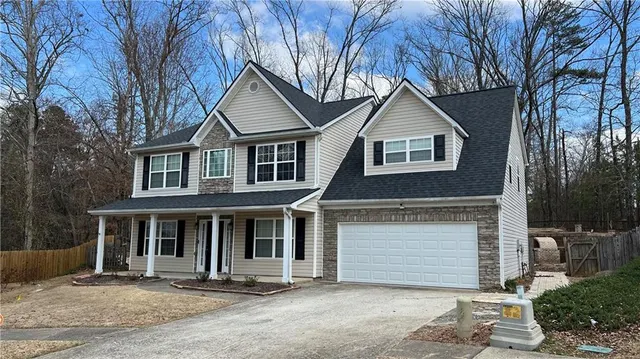 Popular Hamilton Ridge Real Estate