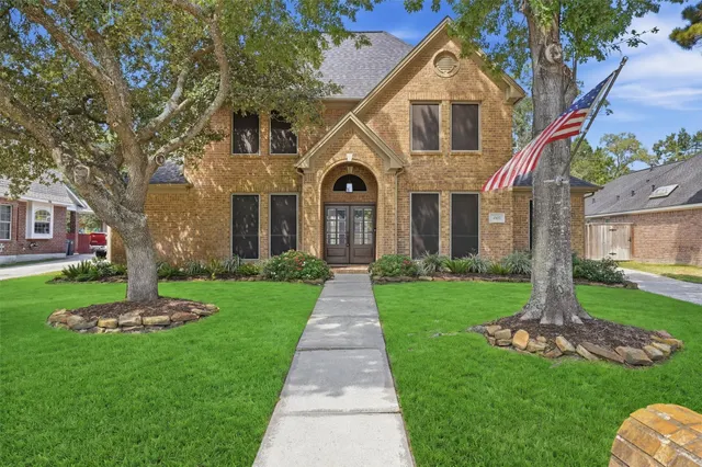 Popular Greentree Village Sec 06 Real Estate