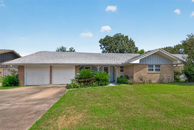 Popular Shadow Oaks Sec Real Estate