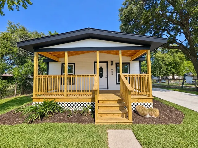 Popular Satsuma Place 1 Real Estate