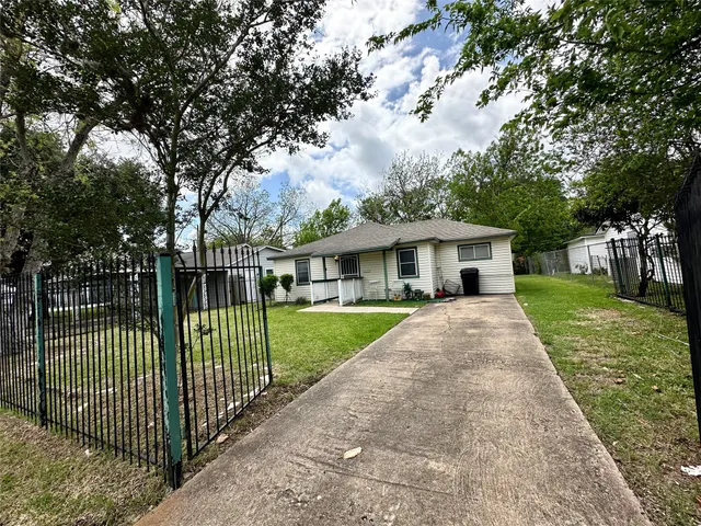 Popular Scottcrest Real Estate