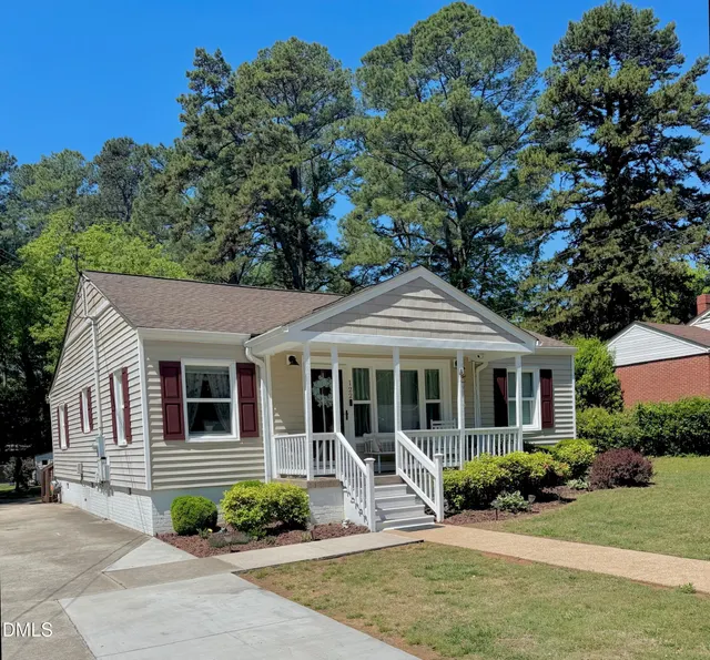Popular Lakeview Terrace Real Estate