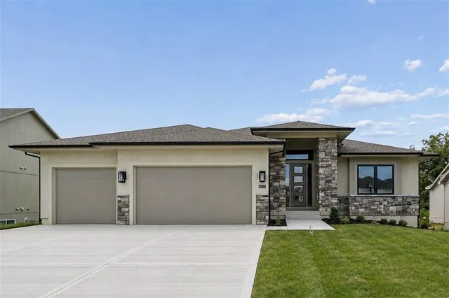 Popular Pembrooke Estates Real Estate