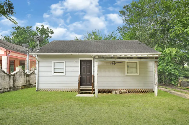Popular Clover Leaf Real Estate