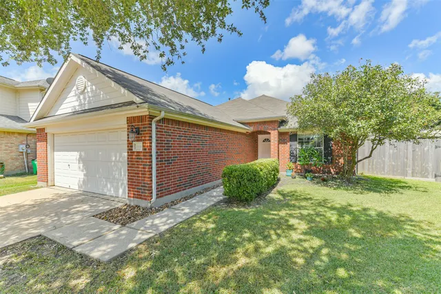 Popular Pinecrest Forest Real Estate
