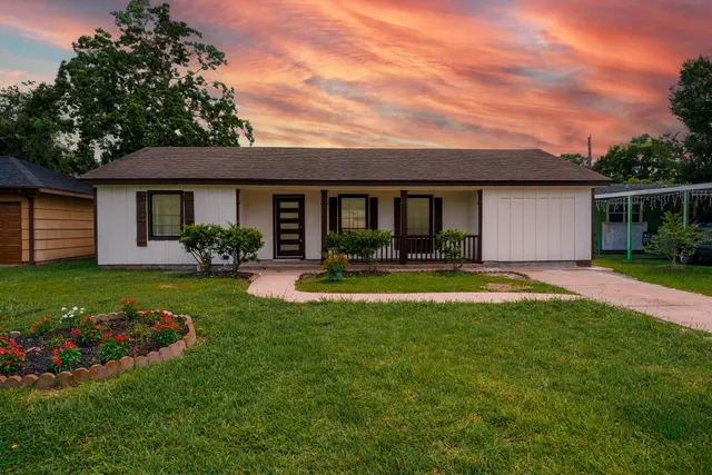 Popular EDGEWOOD TERRACE SEC 3 Real Estate