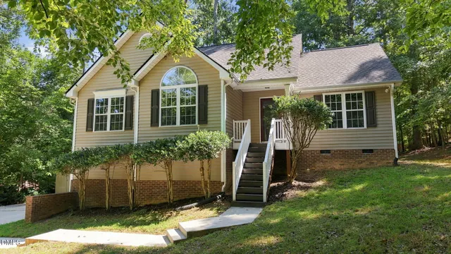 Popular Lochaven Hills Real Estate