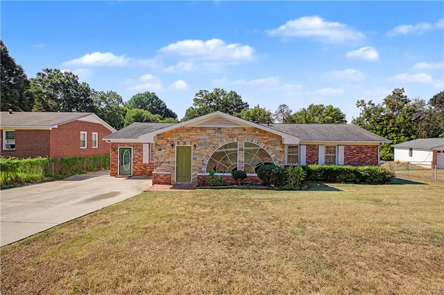 Popular Palmer Place Real Estate