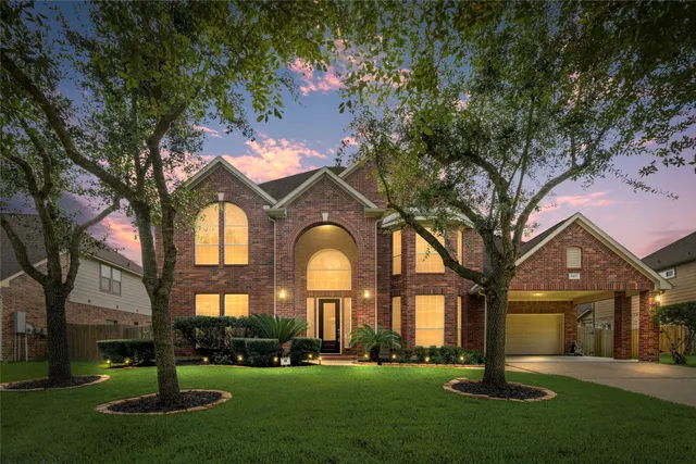 Popular Savannah Landing Real Estate
