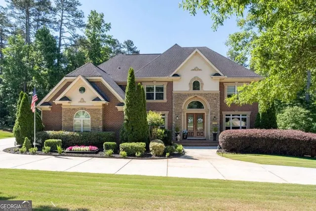 Expensive Lyndhurst Estates Real Estate