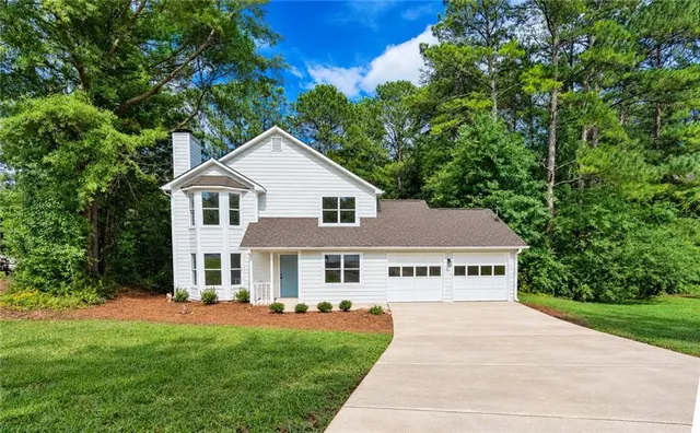 Popular Acorn Tree Real Estate