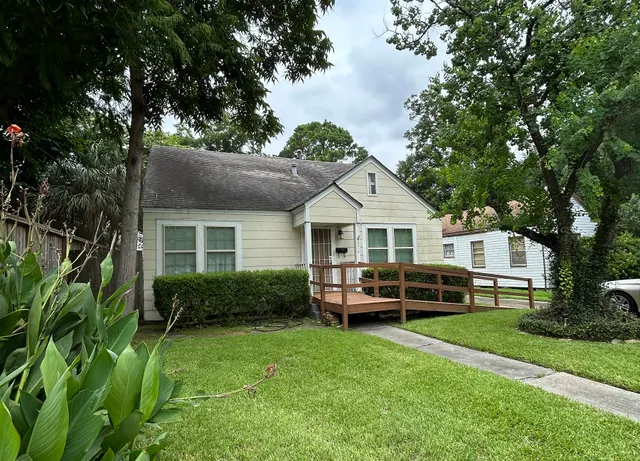 Popular Collegeview Real Estate