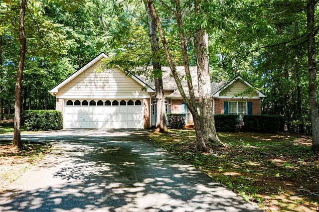 Popular RADCLIFFE TRACE Real Estate