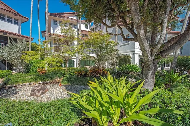 Popular VILLA MARE Real Estate