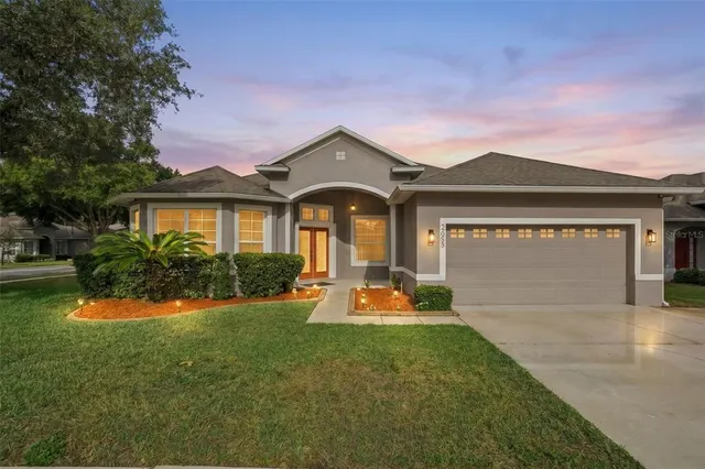 Popular ALOMA WOODS PH 5 Real Estate