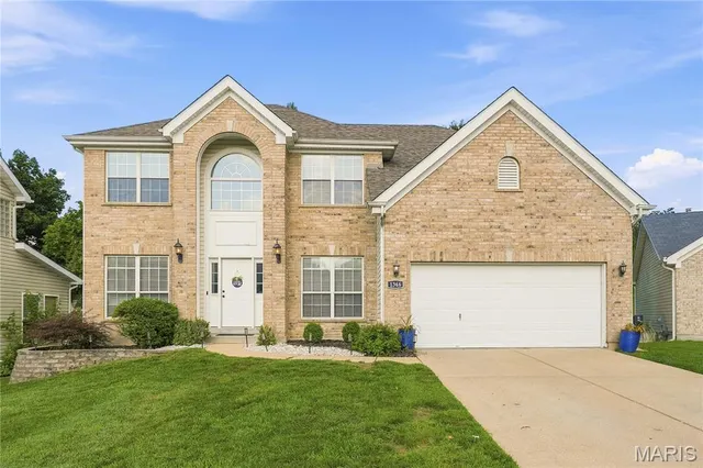 Popular Arbor Bluffs Real Estate