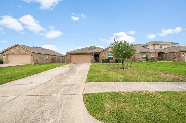 Expensive Sterling Lakes West Real Estate