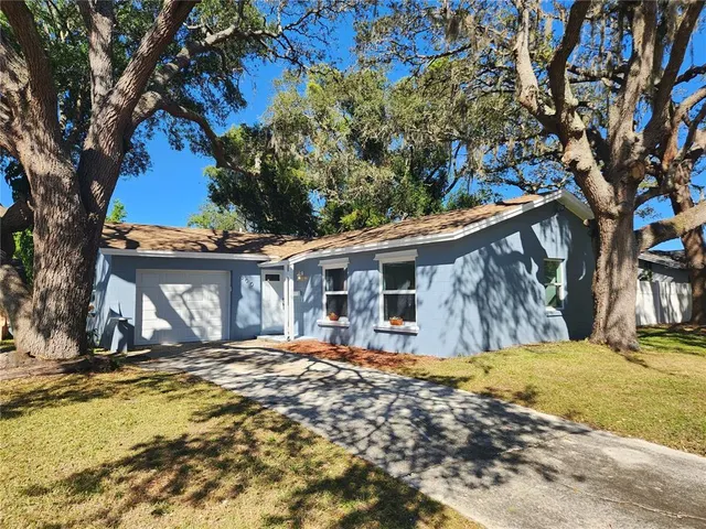 Popular LAKE KATHRYN WOODS Real Estate