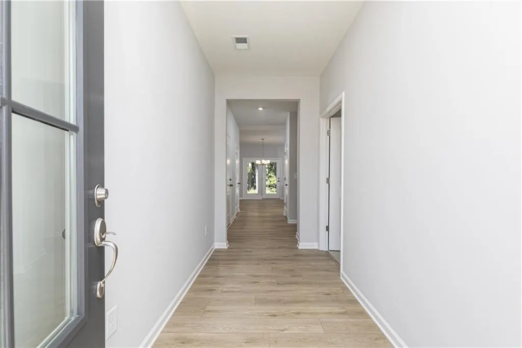 Listing Thumbnail Image 32