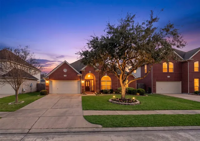 Popular Ashford Lakes Real Estate