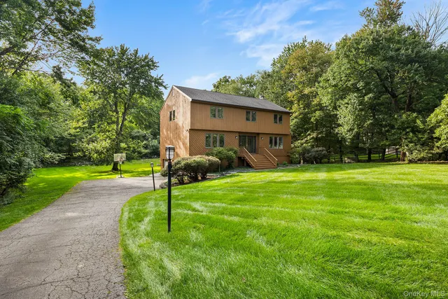 Popular Apple Hill Real Estate