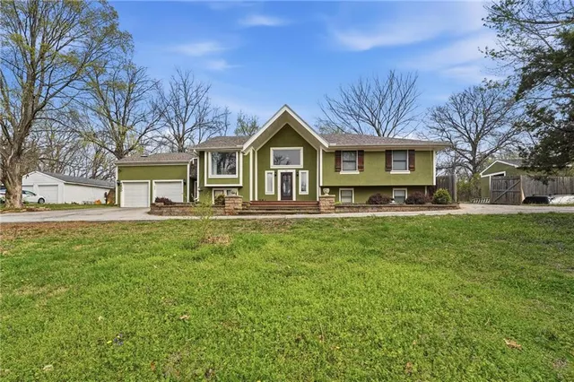 Popular Valley Center Real Estate