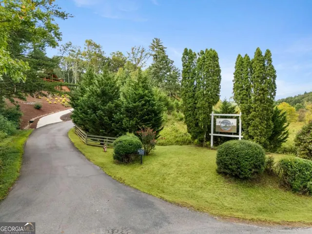 Expensive Deerfield Estates Real Estate