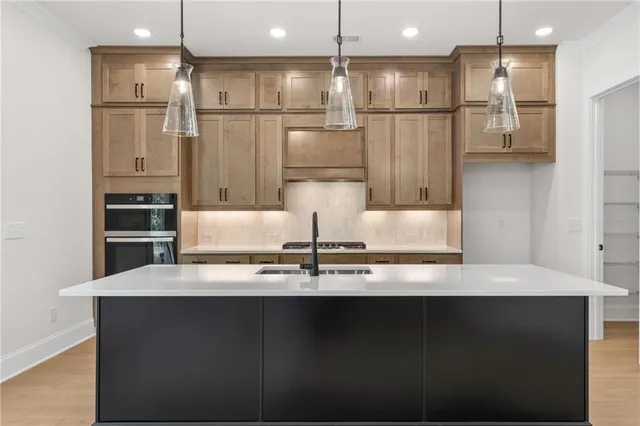 Popular Linden Grove Real Estate