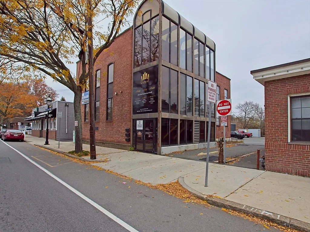 49 Lowell St,Unit Peabody, Peabody, MA 01960