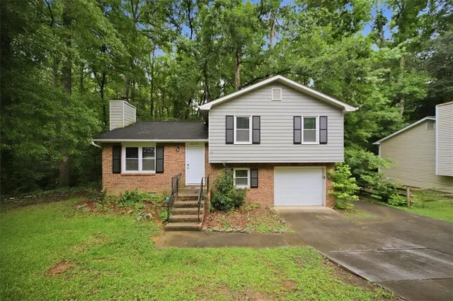 Popular BRISTOL WOODS Real Estate