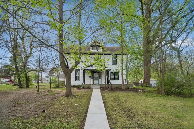 Popular Tidswell Place Real Estate