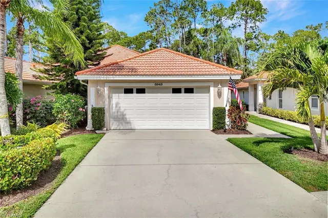 Popular CARLTON LAKES Real Estate
