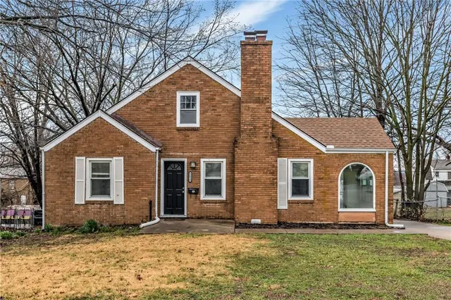 Popular Blue Lawn Real Estate