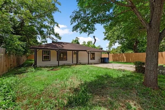 Popular Beverly Place Real Estate