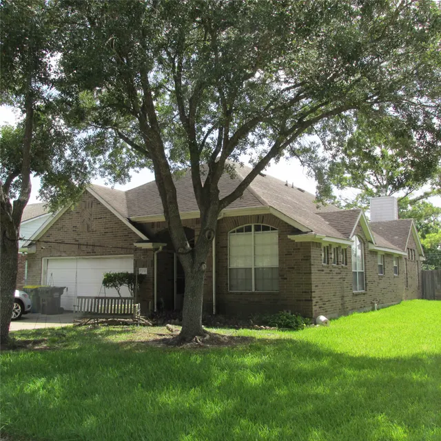 Popular Villages of Edgewater Estates Real Estate