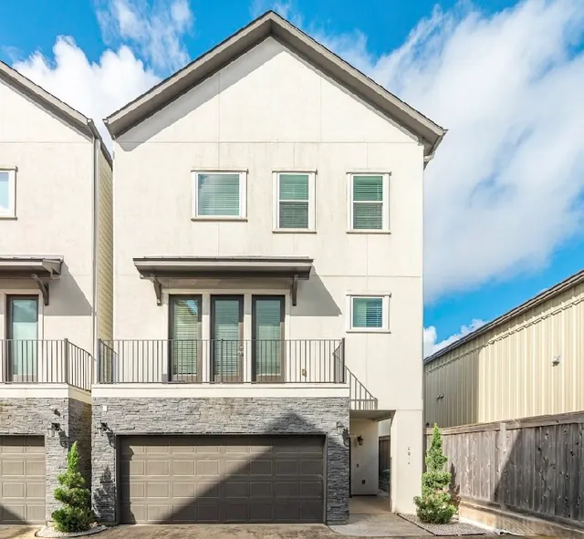 Popular Saint Charles Grove Real Estate