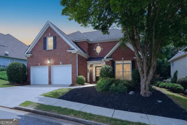 Popular The Enclave At Vinings Real Estate