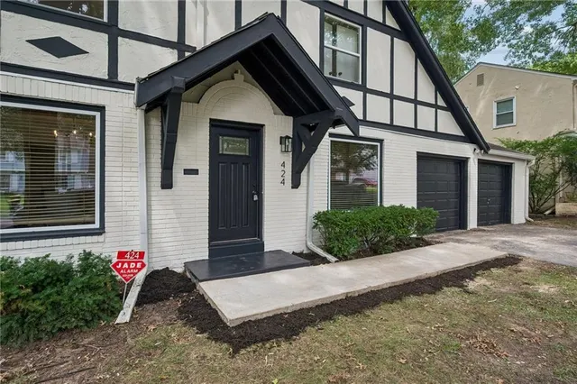 Popular Rockhill Manor Real Estate