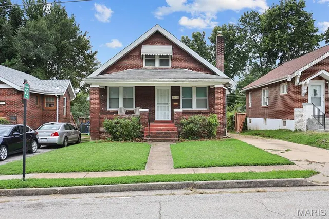 Popular Uplands 7 Real Estate