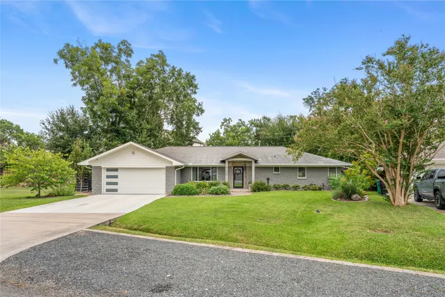 Popular Holly Oaks Real Estate