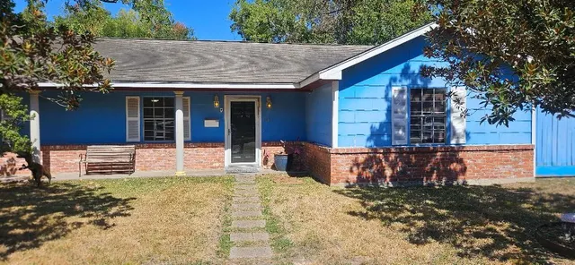Popular Hohlwood Real Estate