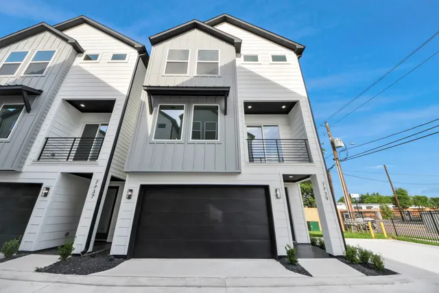Popular Hammerly Pine Lndg Real Estate