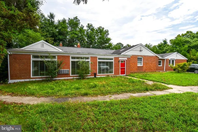 Popular River Ridge Real Estate