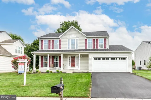 Popular Country Walk Real Estate