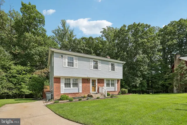 Popular Woodbridge Valley Real Estate